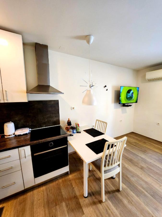 Studio Apartma V8 มาริบอร์ ภายนอก รูปภาพ